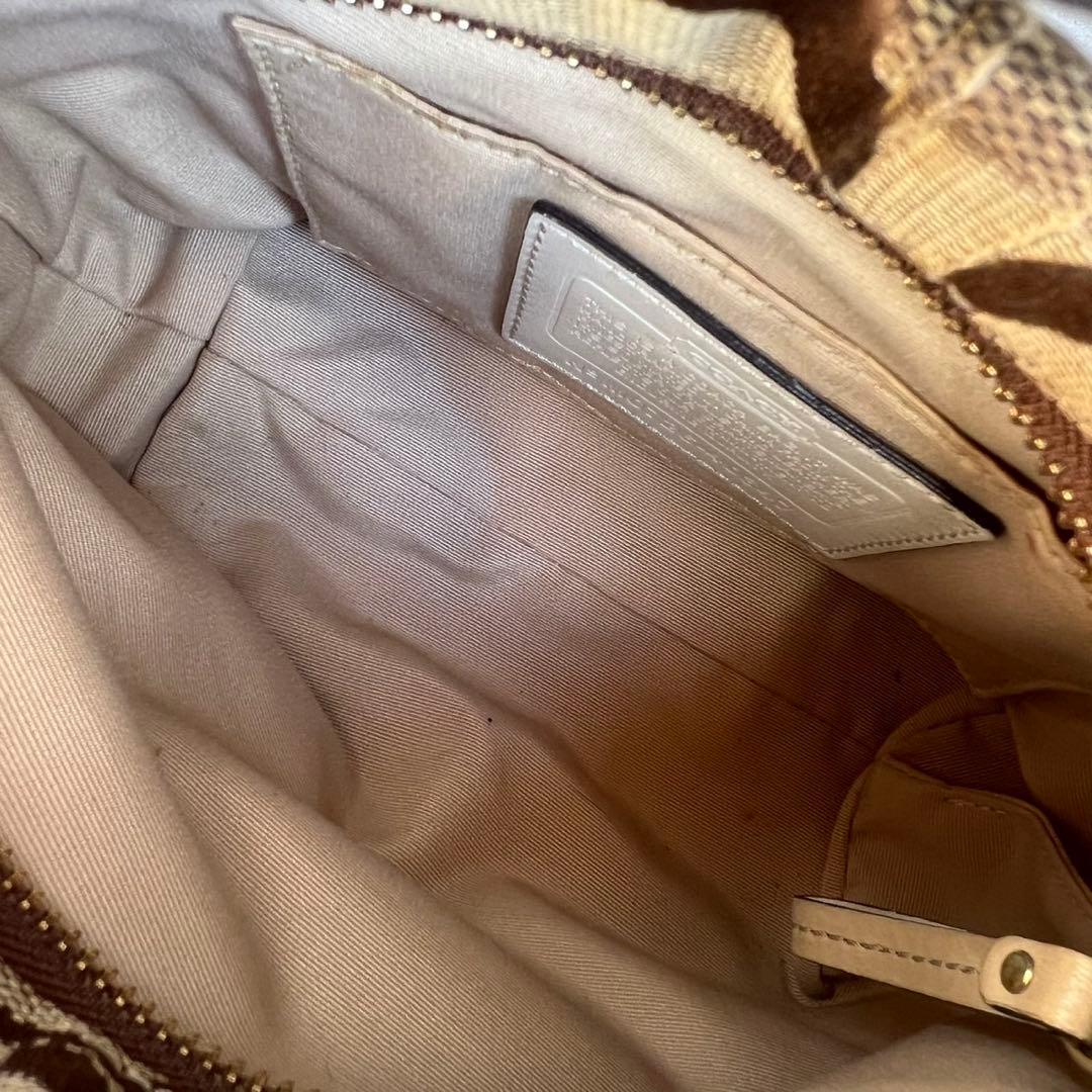 バッグ Coach accessory pouch bag Signature stud