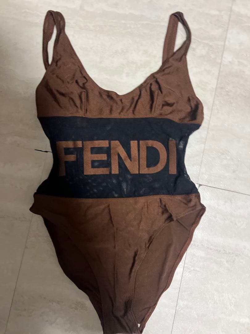 未使用品　FENDI 水着 S〜M