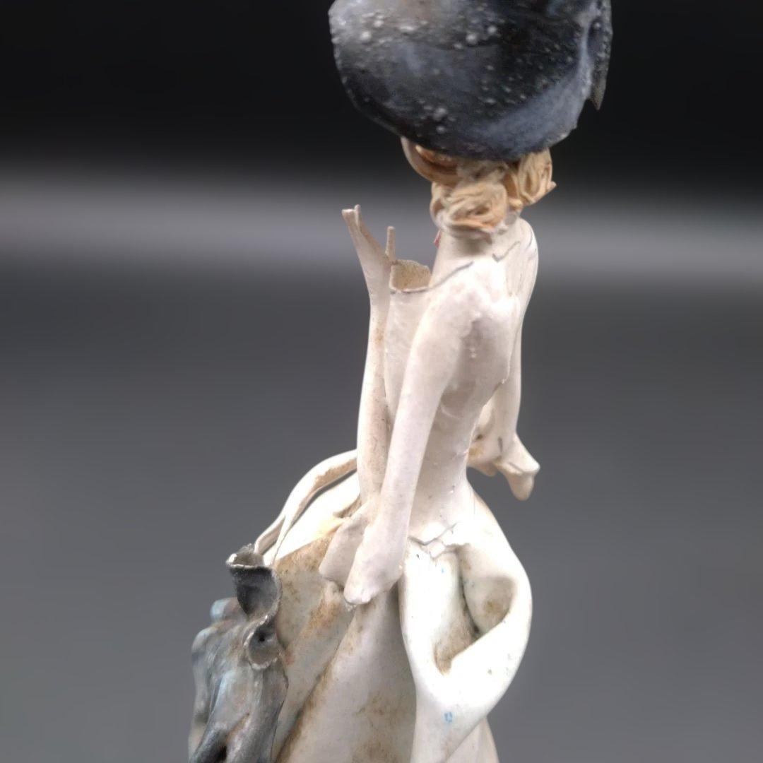 ドルスバラード　イタリア製　アンティーク風女性像 陶器製フィギュア