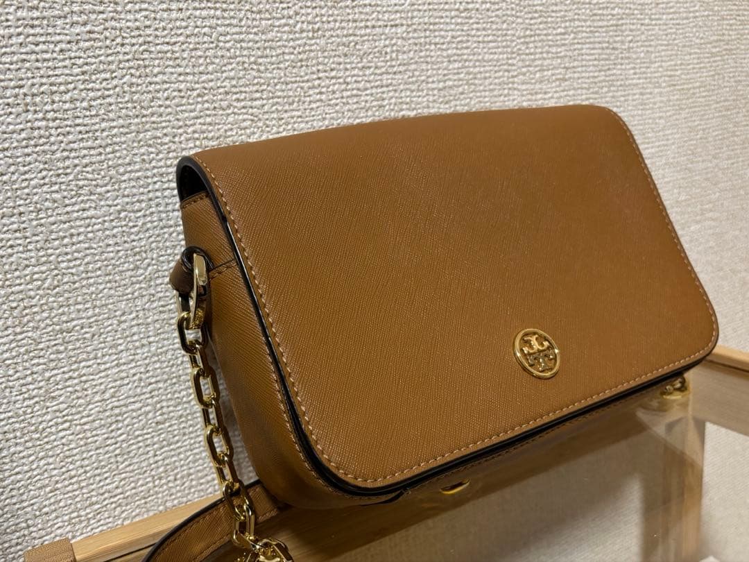 早い者勝ち　トリバーチ　チェーンショルダーバッグ　ブラウン