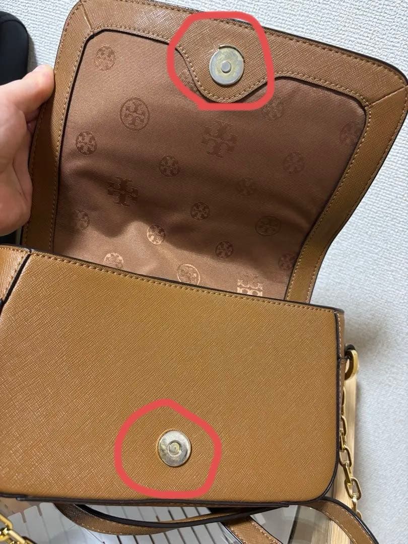 早い者勝ち　トリバーチ　チェーンショルダーバッグ　ブラウン