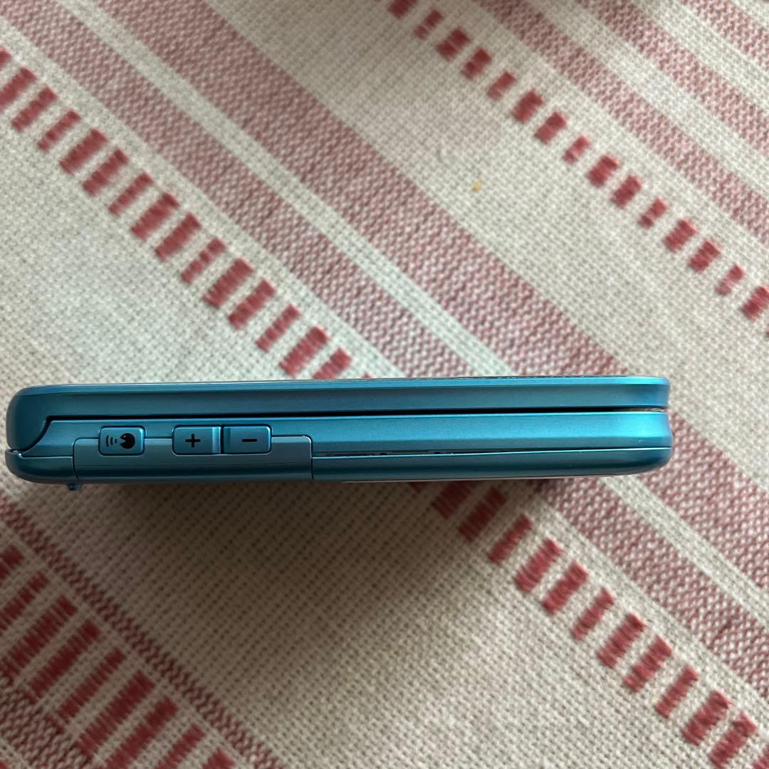 美品 docomo ドコモ F-01G ブルー折りたたみ式携帯電話 卓上充電器付