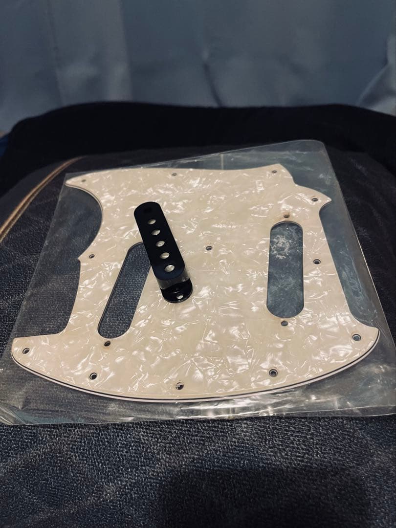 世界限定30本 Fender JAPAN MG69 HYDEモデル 極美品 送込