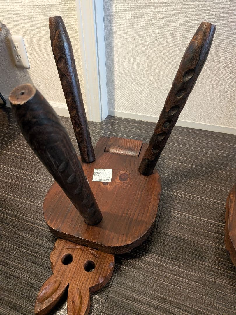 スペイン製 羊飼いの椅子 ウサギと猫の木製椅子とテーブルセット アンティーク