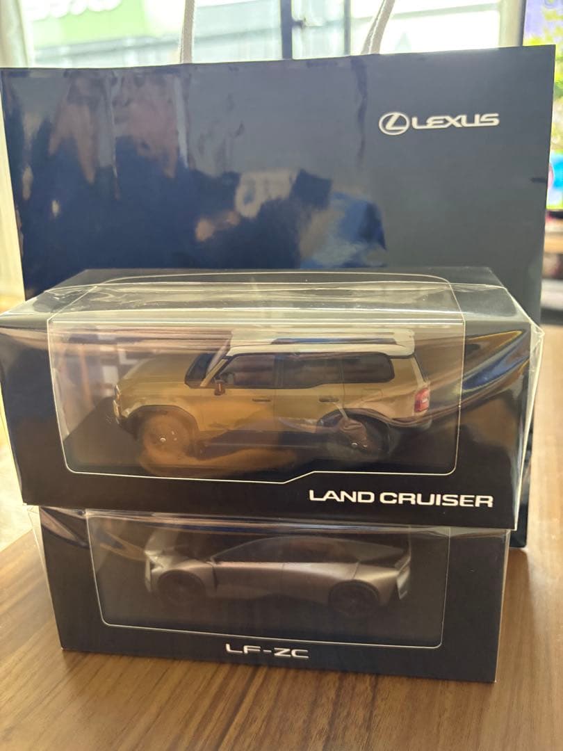 レクサスLF-ZC・トヨタランドクルーザー250 ミニカーセット(非売品)