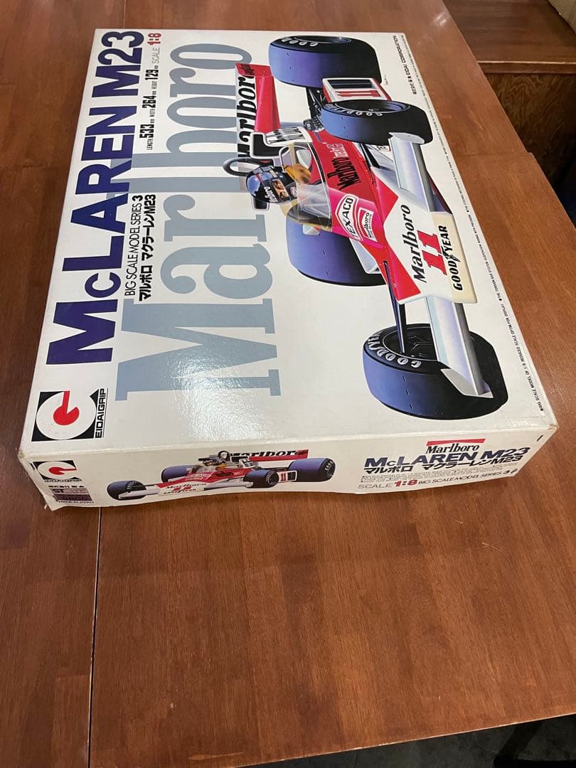 エイダイグリップ　マクラーレンm23 1/8スケール