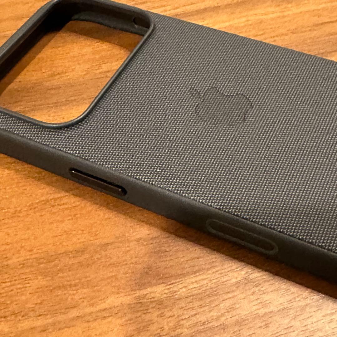 【美品中古】iPhone 17 Proテックウーブンケース「ブラック」Apple