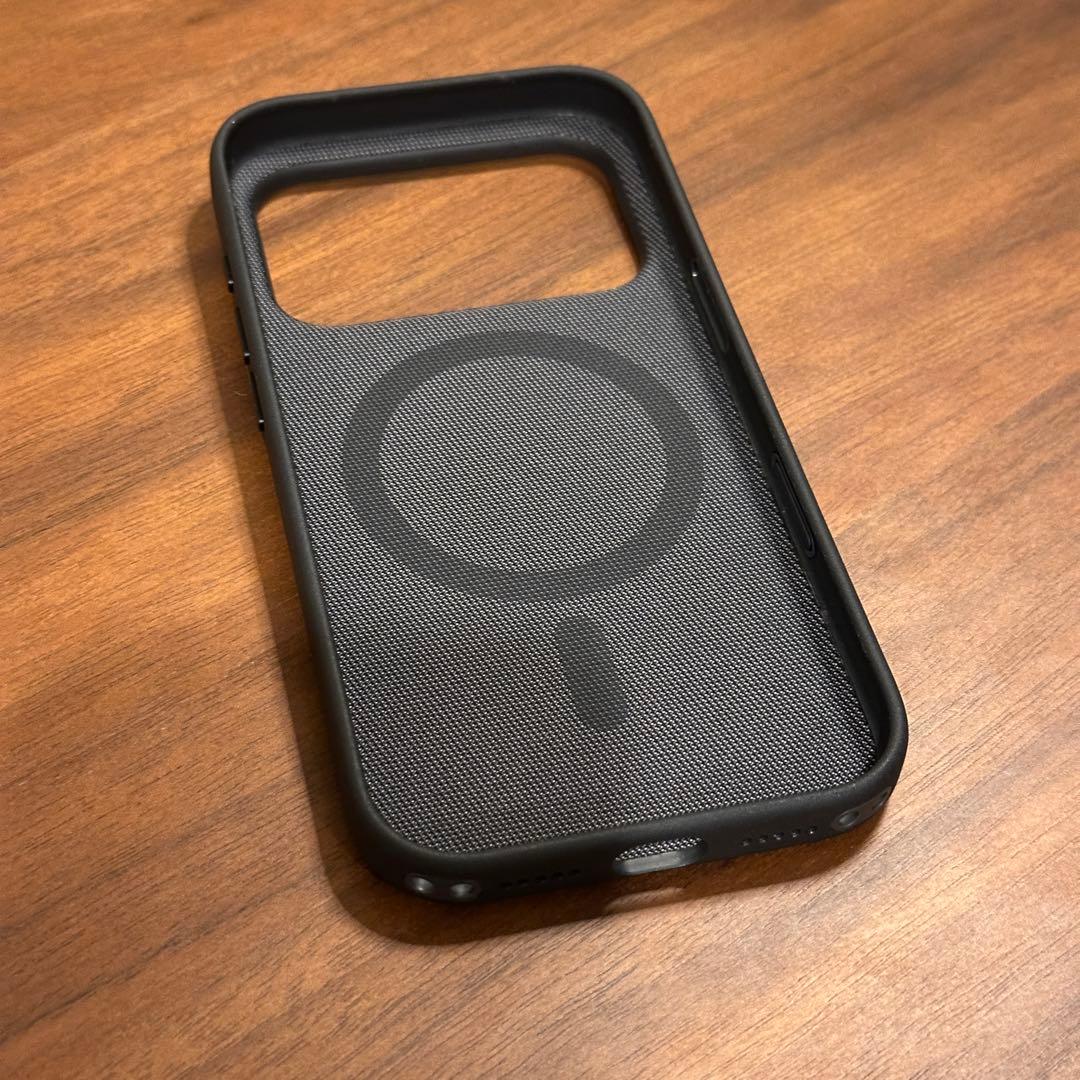 【美品中古】iPhone 17 Proテックウーブンケース「ブラック」Apple