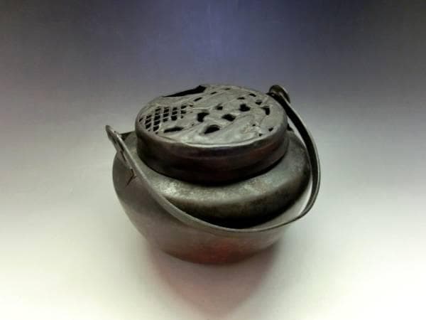 手炉■手焙り 松 門紋 透かし 古い茶道古民具古銅器 手火鉢 手あぶり 火器