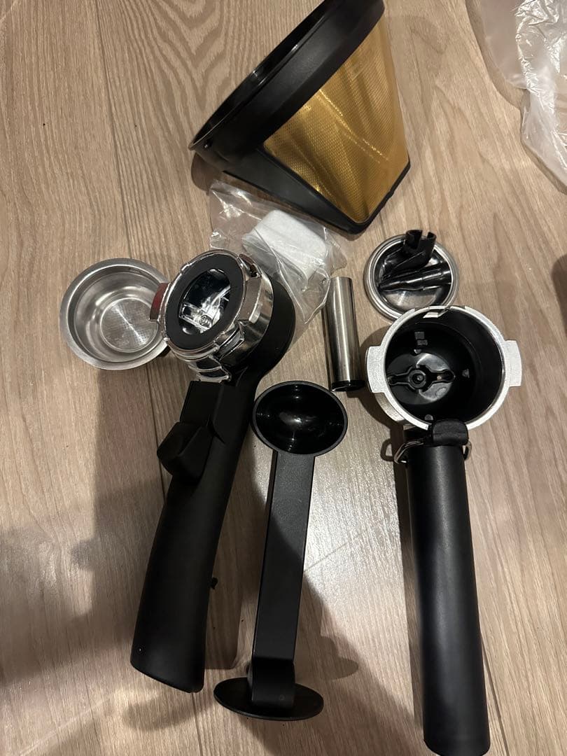 N*I様 デロンギ コンビコーヒーメーカー BCO410J-B ホワイト