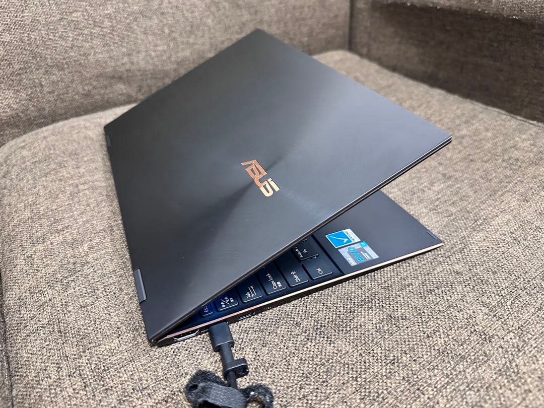 ASUS ZenBook x360タッチパネル　4K i7 11世代　ジャンク