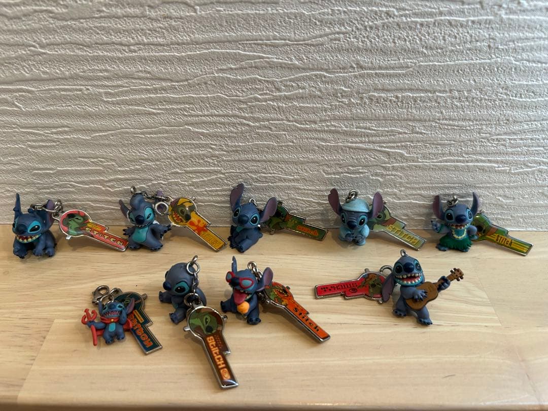 スティッチ ストラップ付きフィギュア 9個セット