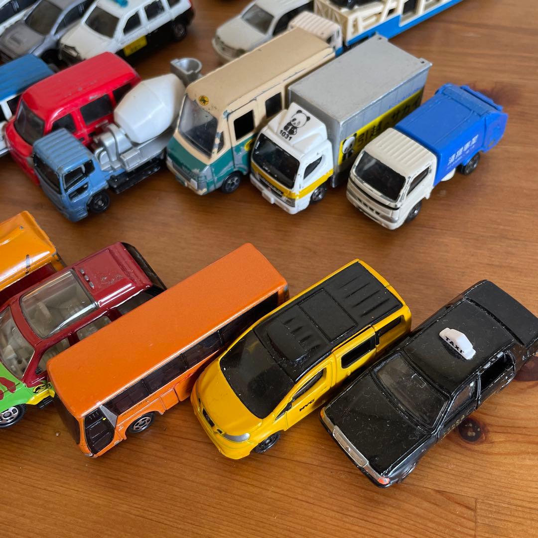 トミカ８２台セット販売