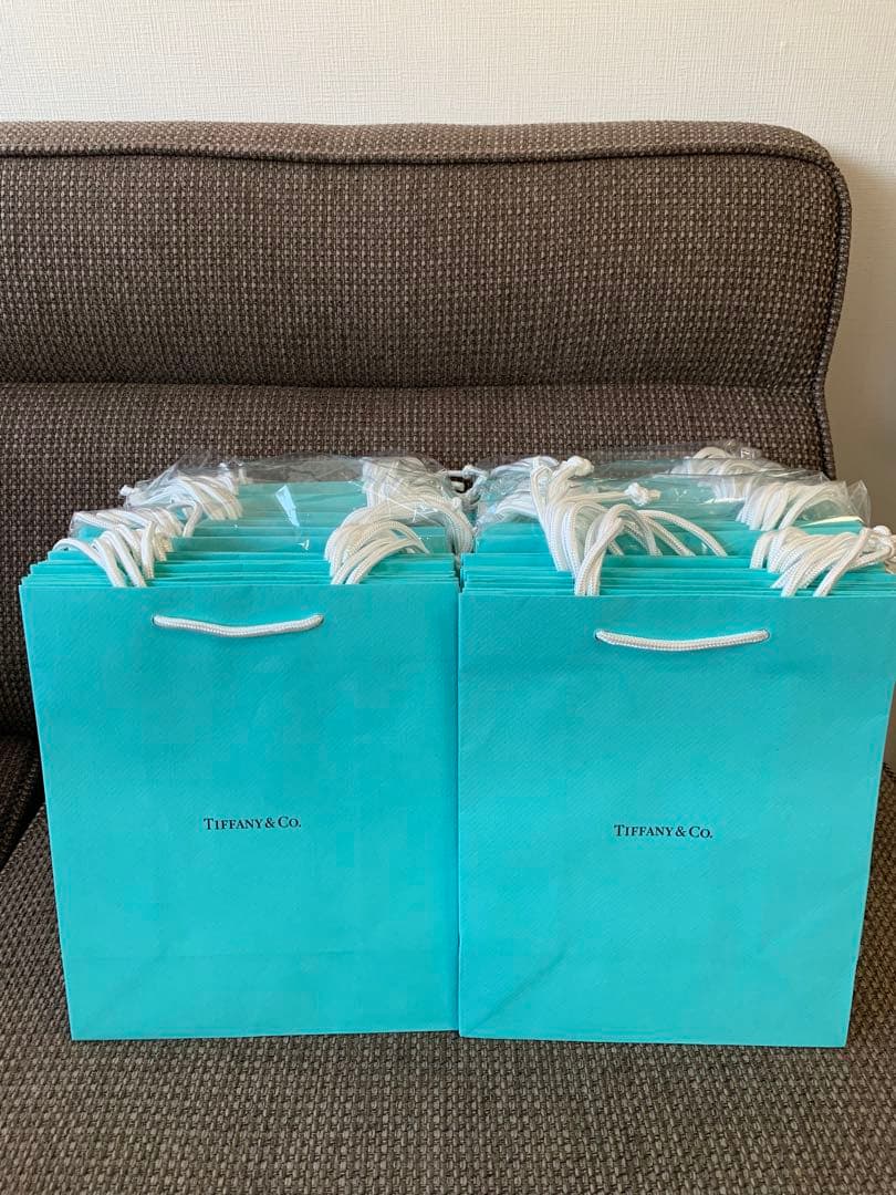 現行品美品Tiffanyティファニーショッパー紙袋 （20x25）60枚セット