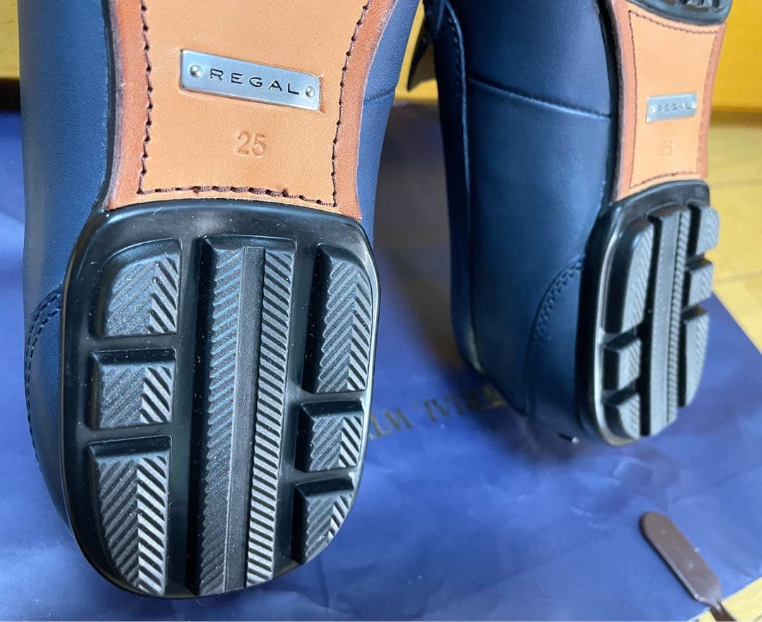 最終値下新品リーガル革スリッポンシューズイタリアンレザー25ドライビングネイビー