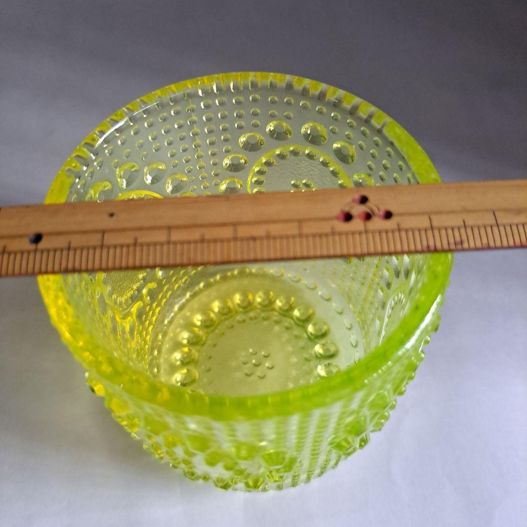 ウランガラス　　極上カナリアンイエロー　USA 　切り子グラス　カップ