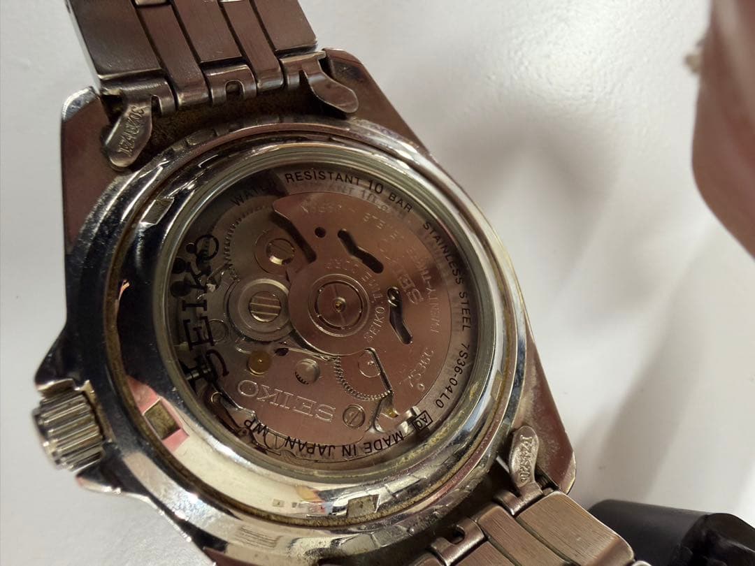 【美品】SEIKO 5スポーツ腕時計 100m防水 自動巻