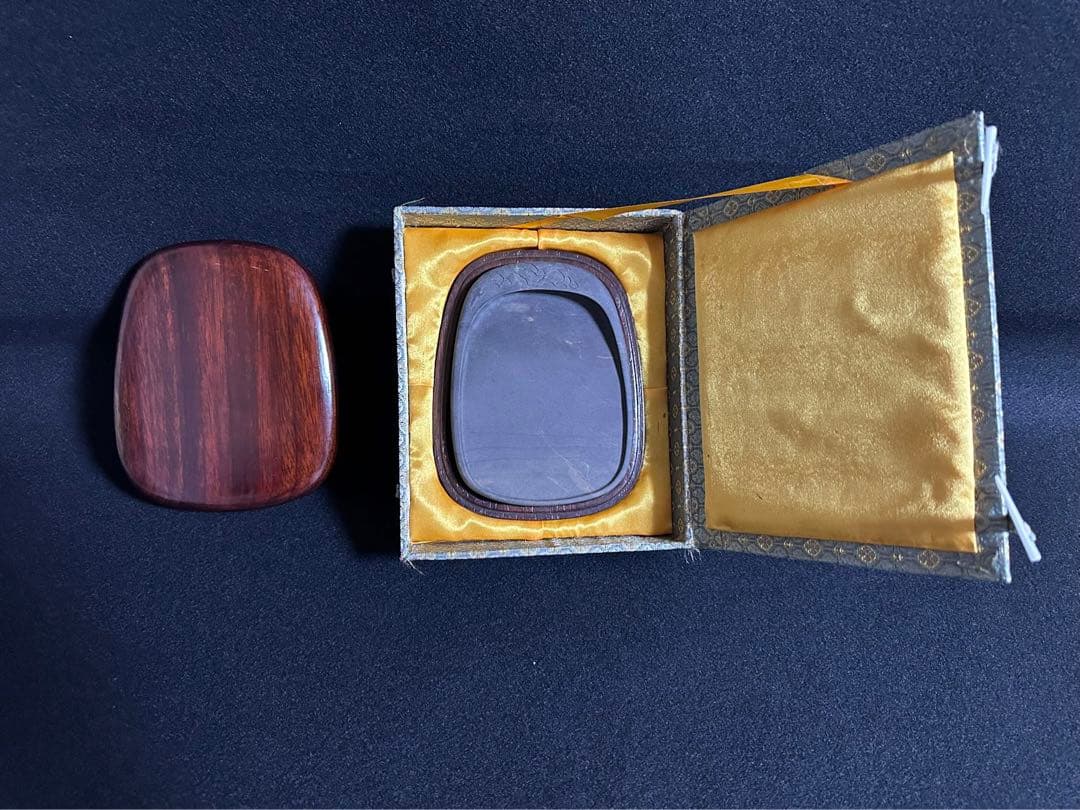 端渓硯 坑仔岩 青花 火捺 魚脳砕凍 臙脂暈 脂暈 あり 極上 572g唐木函