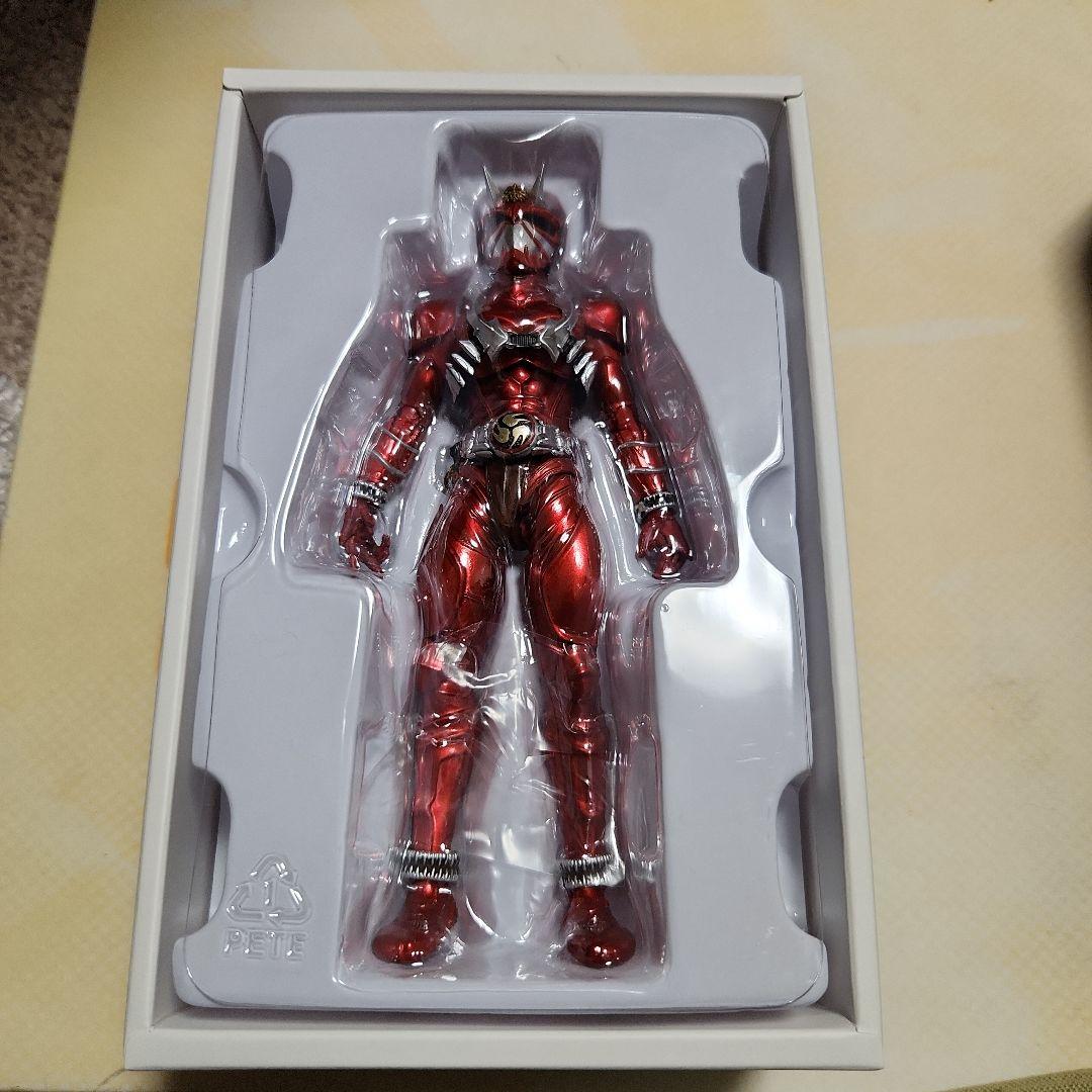 S.H.Figuarts 真骨彫製法 仮面ライダー響鬼 紅