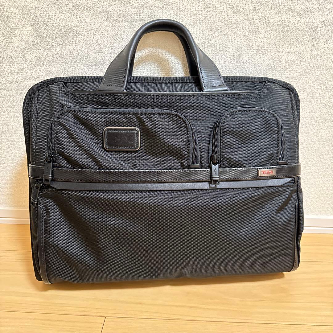 【週末限定値下】コンパクト・ラージ・スクリーン・ラップトップ・ブリーフ｜TUMI