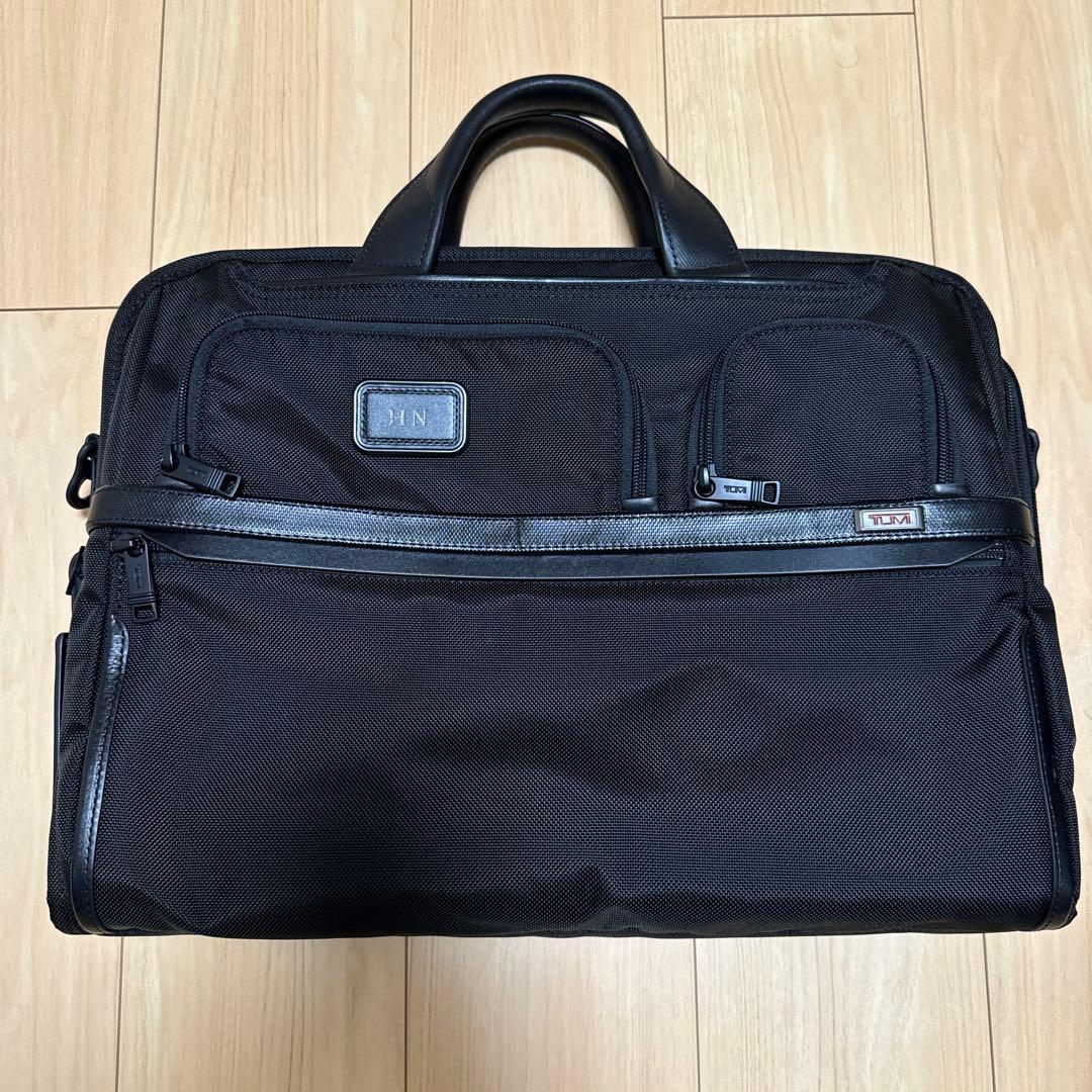 【週末限定値下】コンパクト・ラージ・スクリーン・ラップトップ・ブリーフ｜TUMI