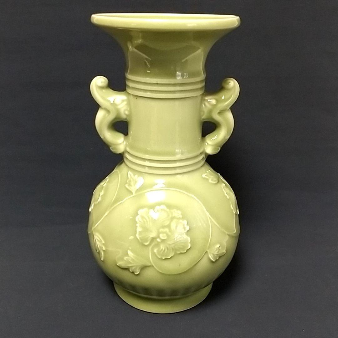 青磁竹耳華瓶 宮永東山作、共箱