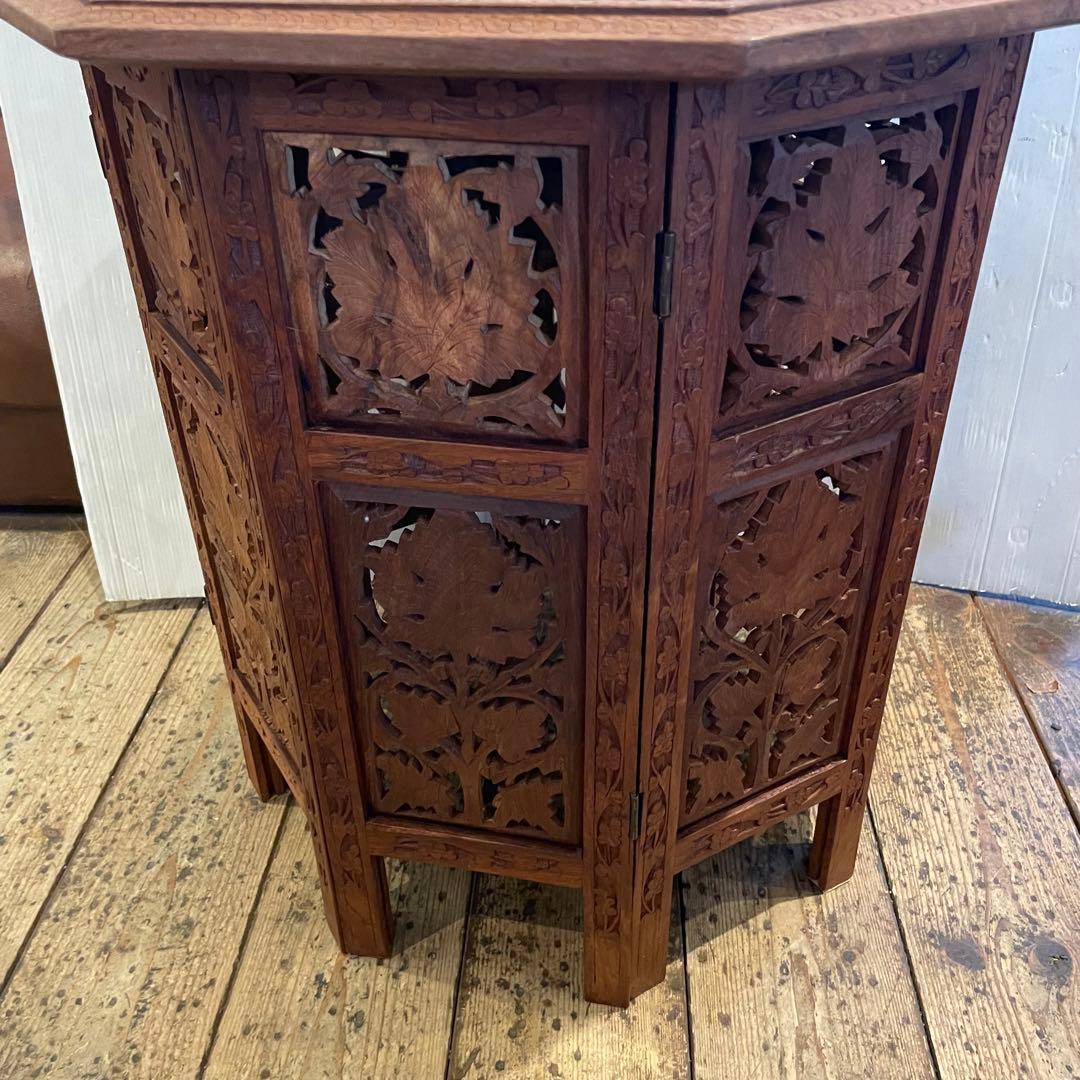 サイドテーブル　木製　木彫　アンティーク　住まい　机　美術品　工芸品