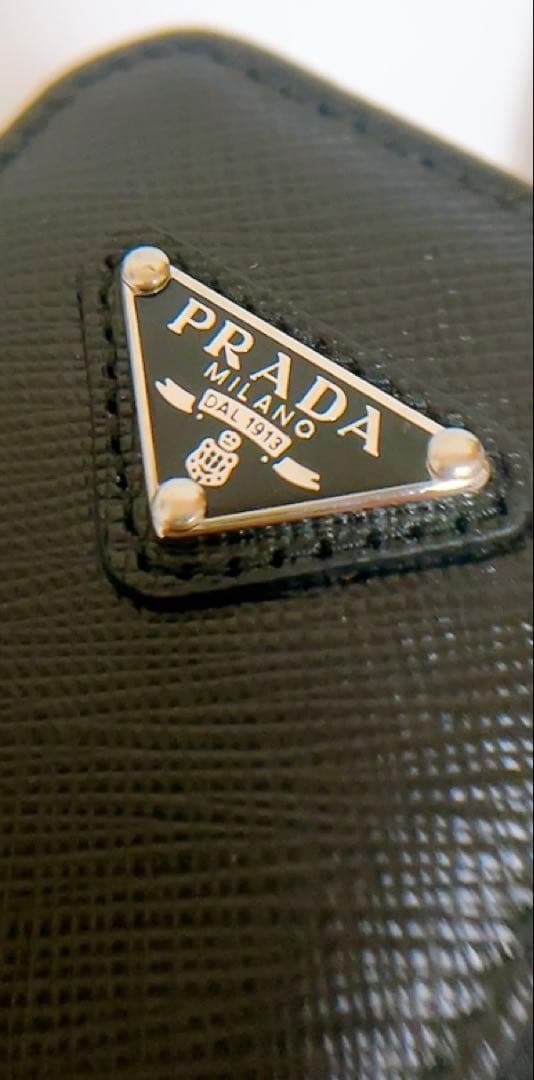 プラダ　PRADA ガラケーケース　ストラップ　小物入れ　ブラック