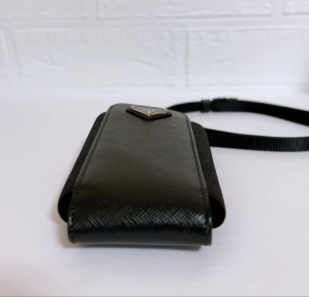 プラダ　PRADA ガラケーケース　ストラップ　小物入れ　ブラック
