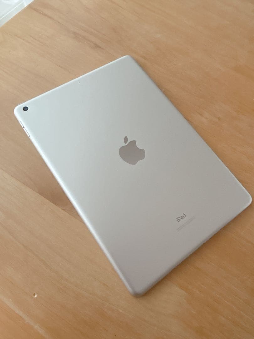 iPad 第7世代 Wi-Fiモデル 32GB シルバー 美品