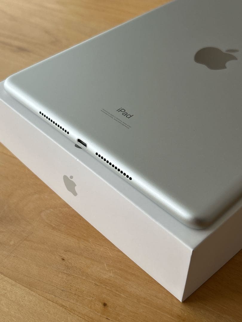 iPad 第7世代 Wi-Fiモデル 32GB シルバー 美品