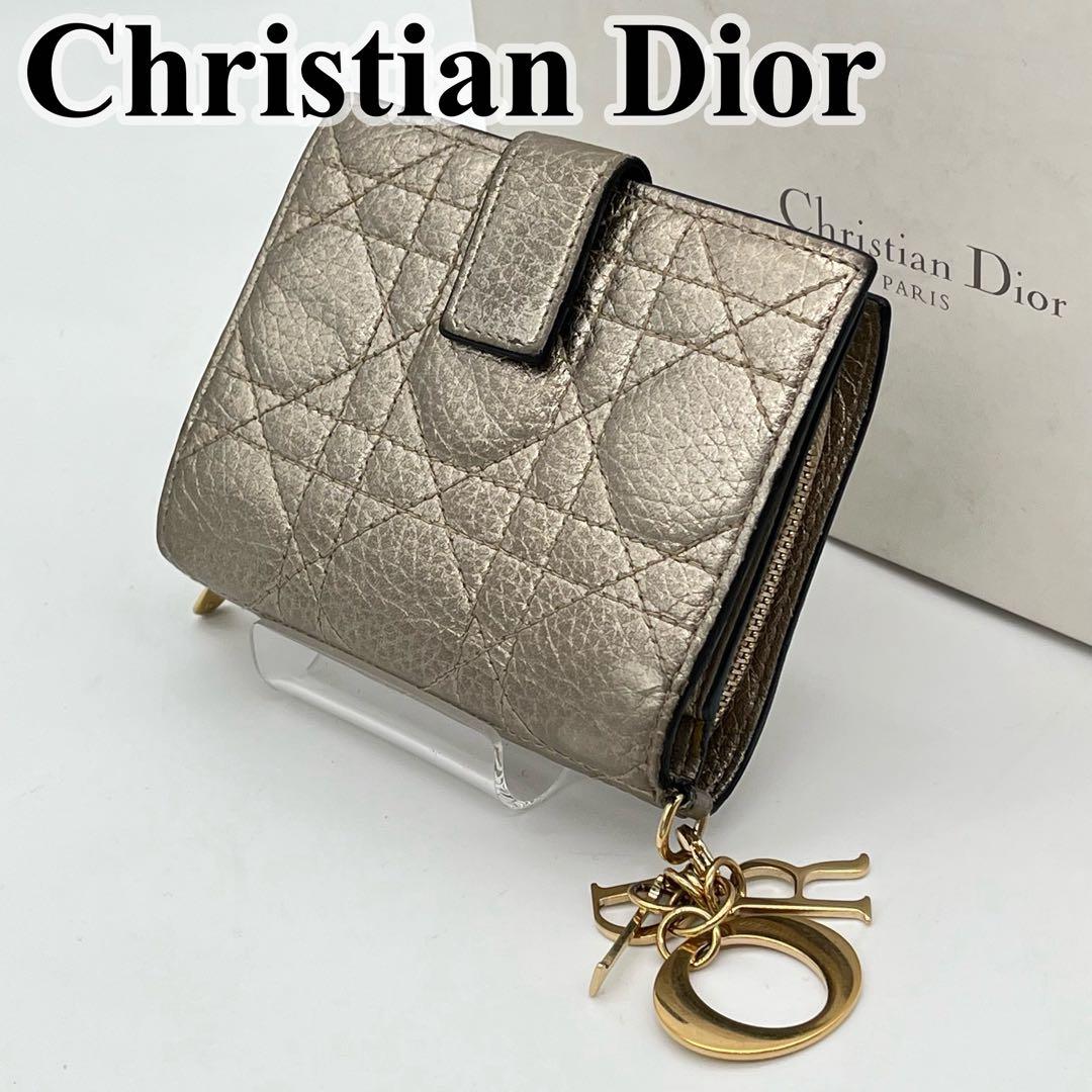 【美品】クリスチャンディオール 二つ折り財布 カナージュ ロゴ金具 レザー