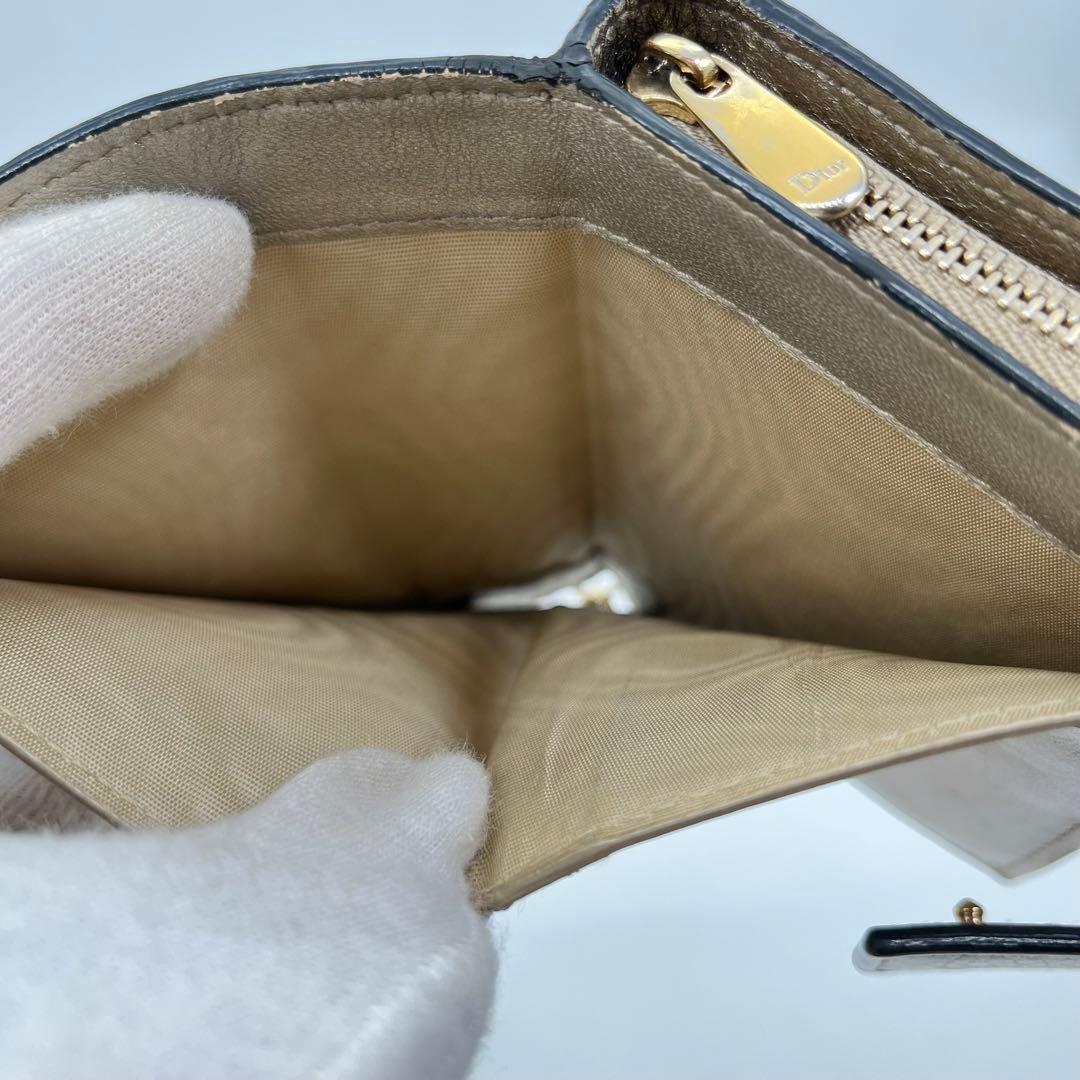 【美品】クリスチャンディオール 二つ折り財布 カナージュ ロゴ金具 レザー