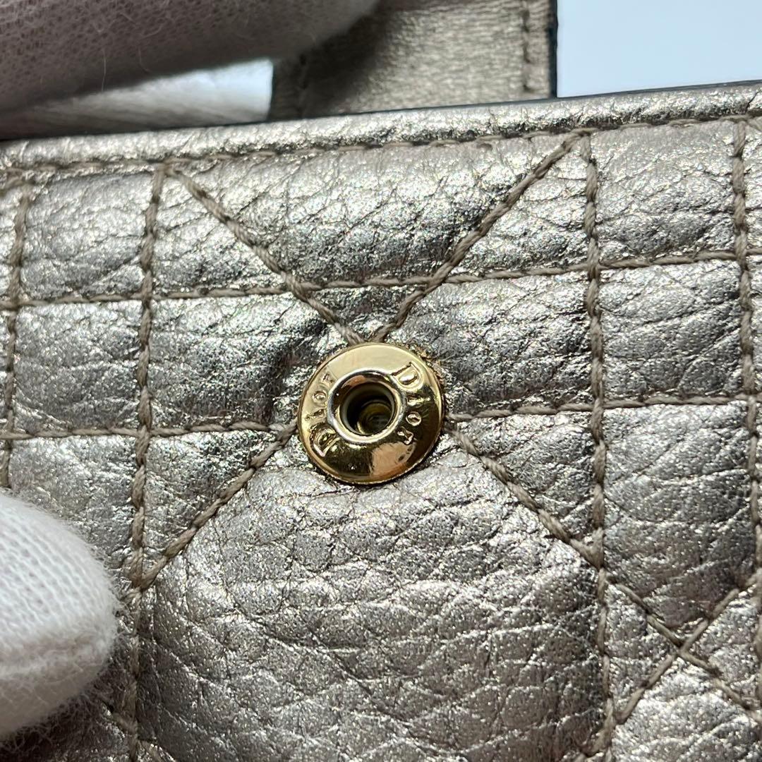 【美品】クリスチャンディオール 二つ折り財布 カナージュ ロゴ金具 レザー