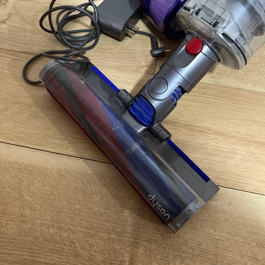 Dyson掃除機　充電器付き　SV18 未使用のフィルター付き
