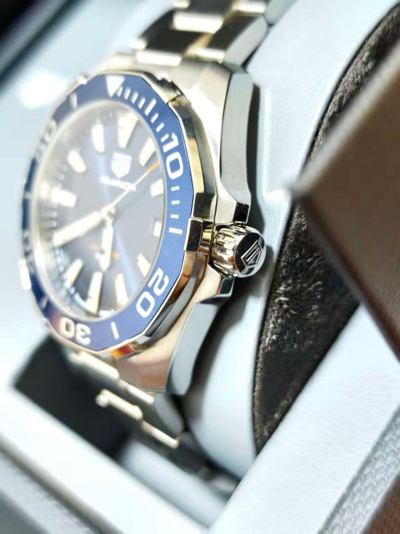 タグホイヤー　アクアレーサー　<クォーツ>