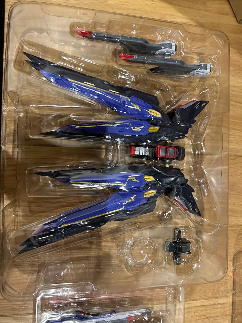 LBUILDストライクフリーダムガンダム SOULBLUE 光の翼　中古