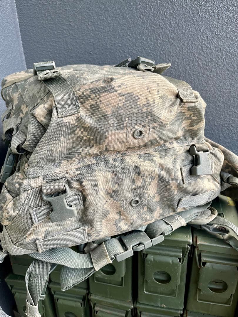 米軍放出品MOLLE2アサルトパック リュック バックパック ショベルポーチ付き