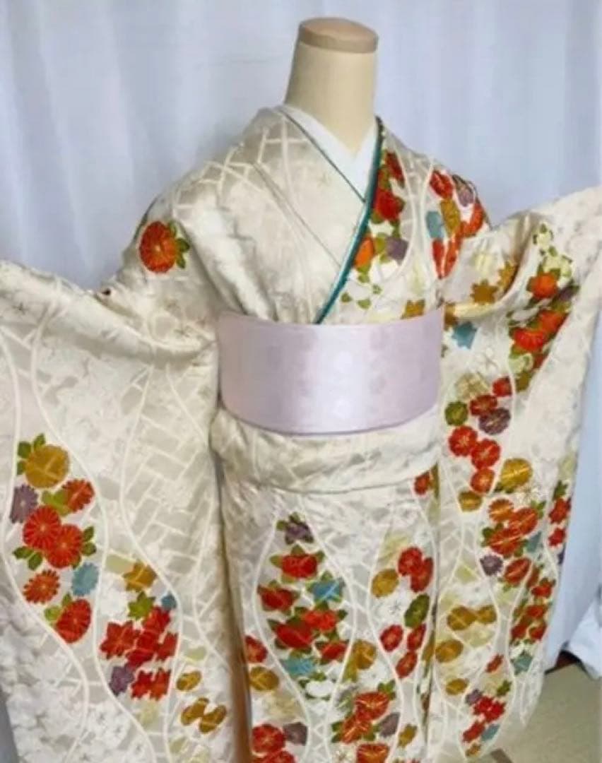 振袖 クリーム色 花柄