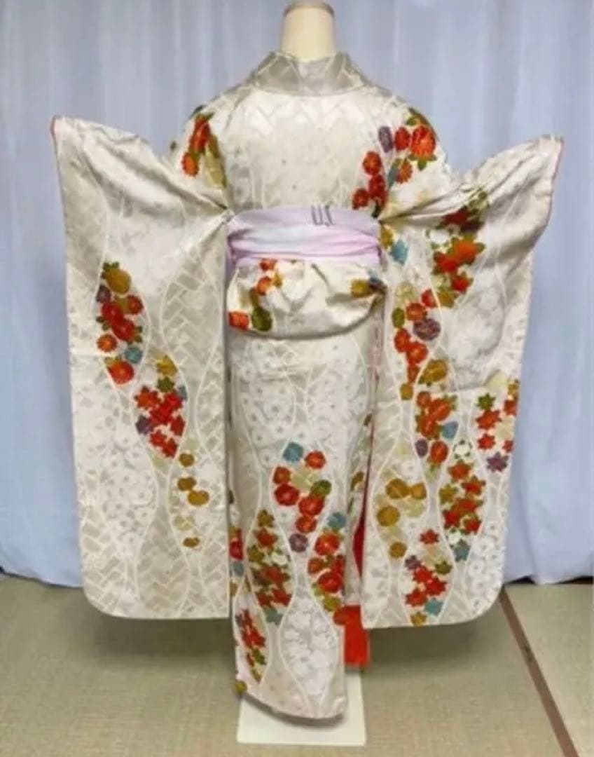 振袖 クリーム色 花柄