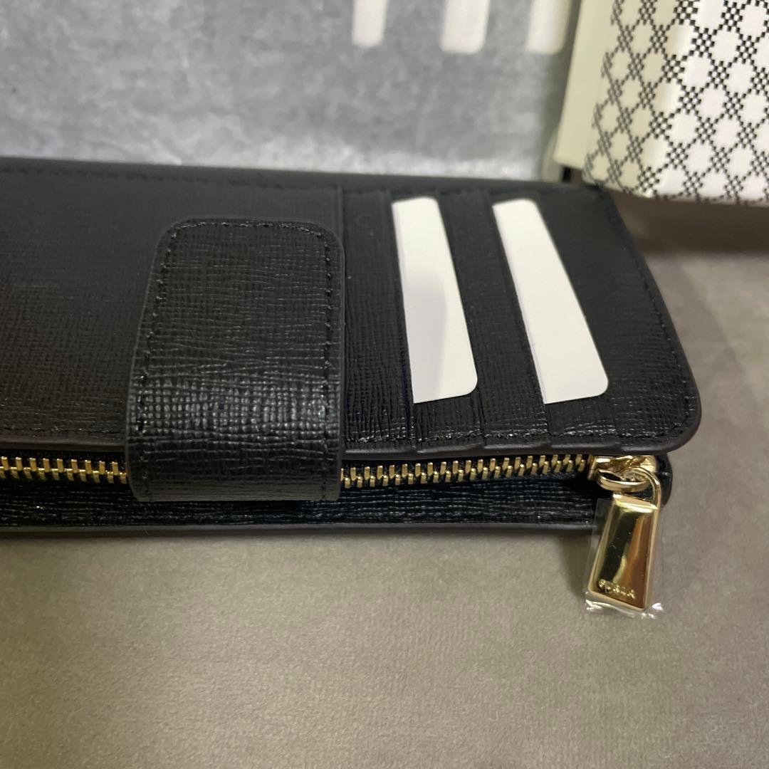 【新品未使用】FURLA フルラ　折り財布　二つ折り財布　黒　ブラック　レザー