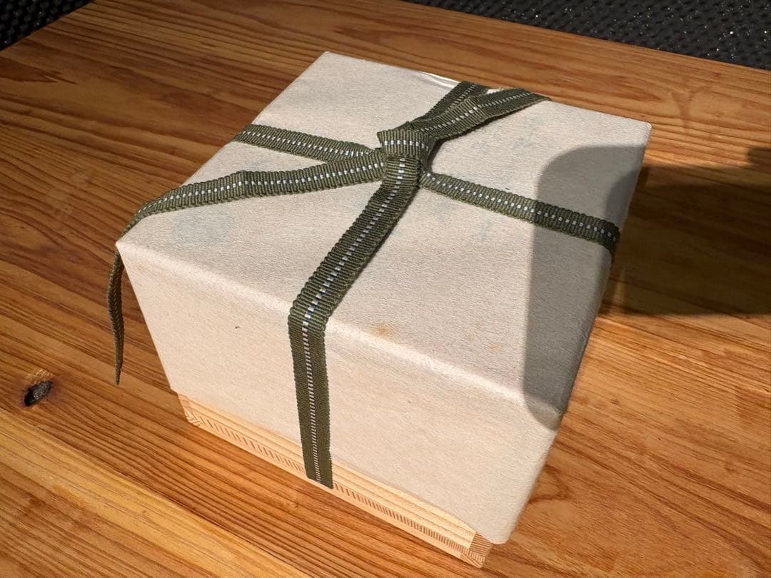 加藤松香 作　織部焼 菊之絵 九月 茶碗 新品・未使用／共箱・共布・作家栞付き