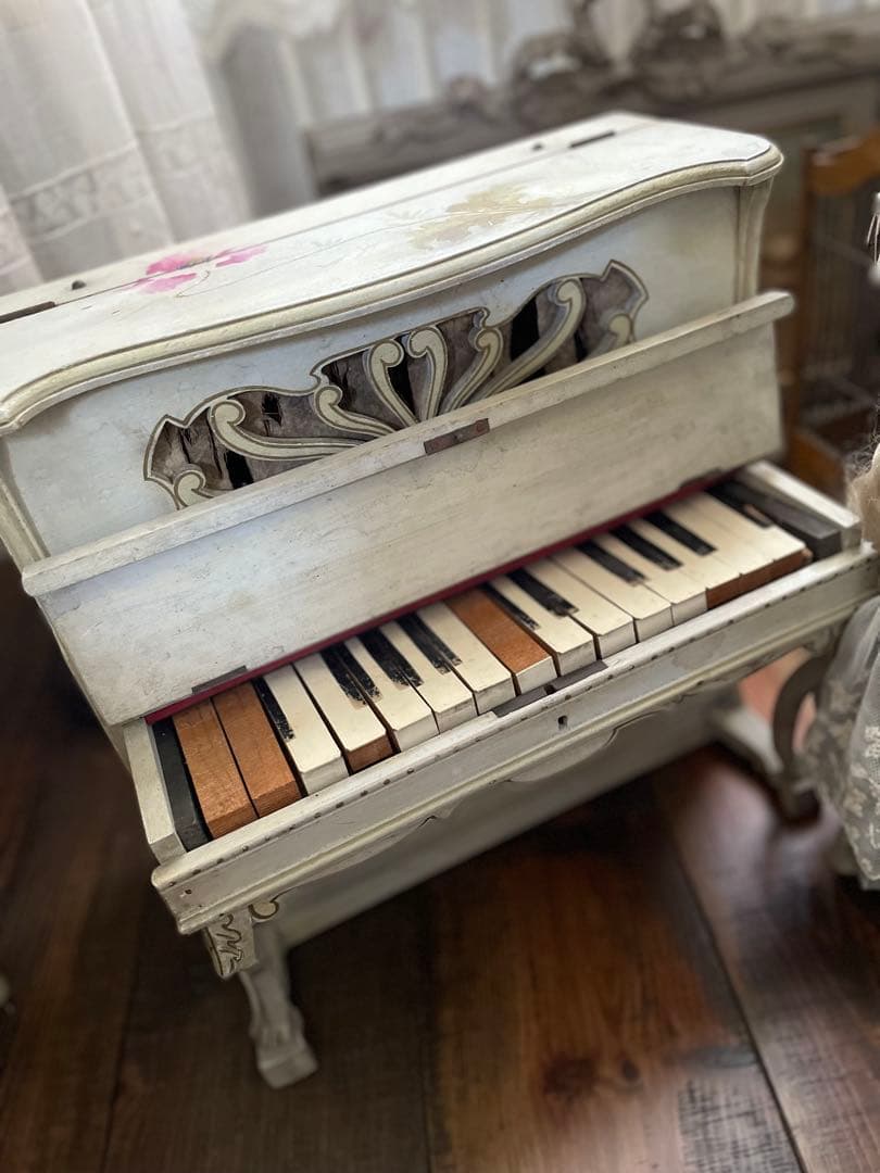 フランスアンティーク家具 ♡アール・ヌーヴォー トイピアノ♡
