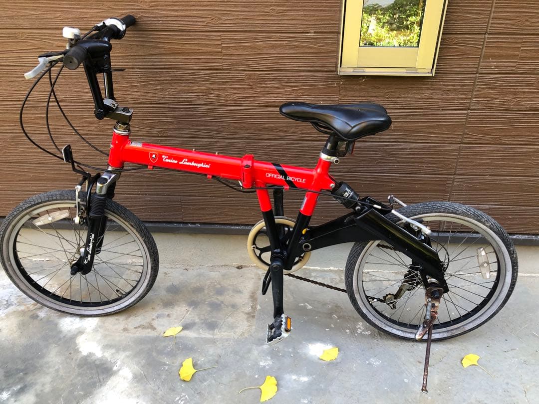 赤い折りたたみ自転車 オフィシャルサイクル