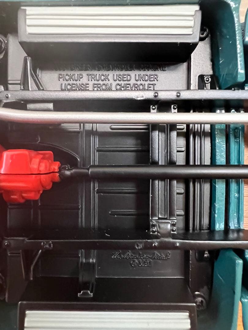 No197 ミニカー1/24 CHEVROLET APACHE PICKUP