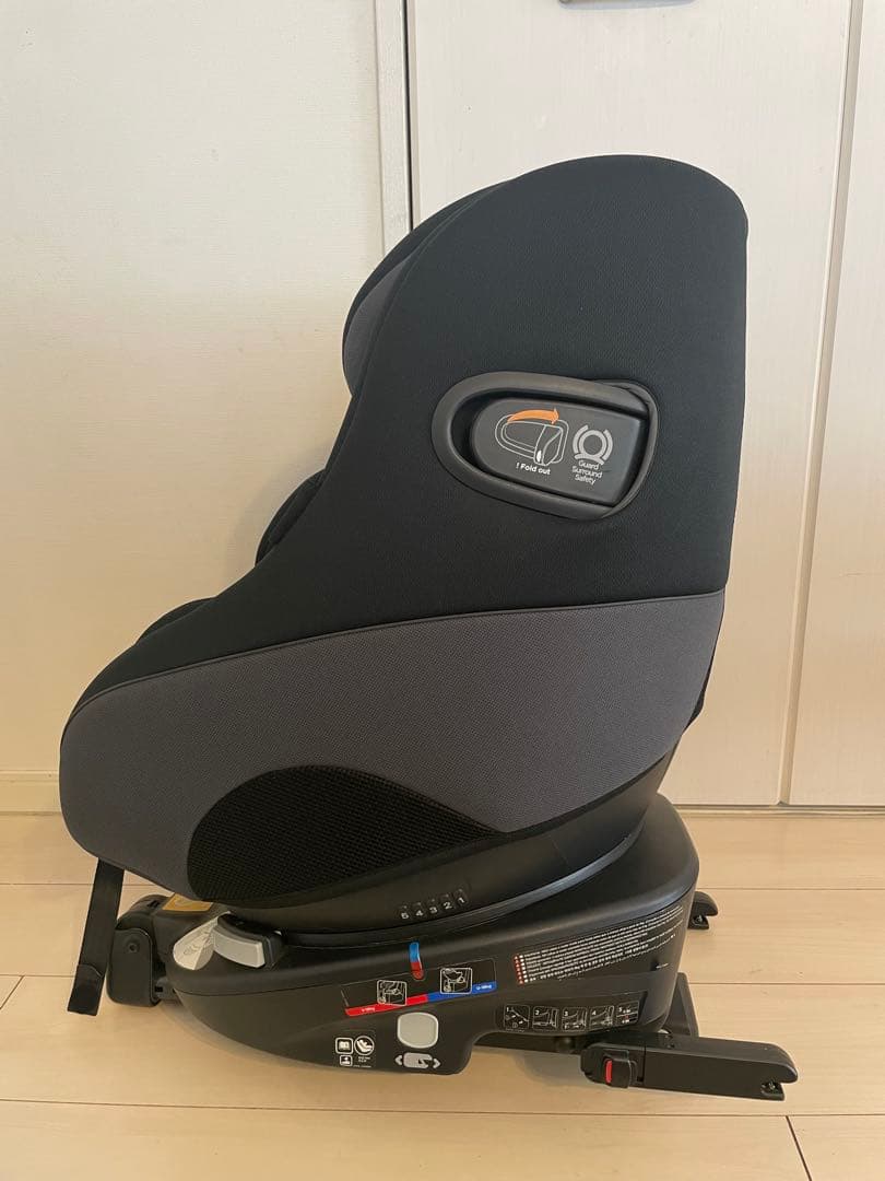 Joie 360°回転式チャイルドシート