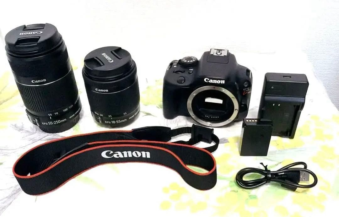 【ほぼ新品】Canon EOS Kiss X7 ダブルレンズ キャノン♥️初心者♥️