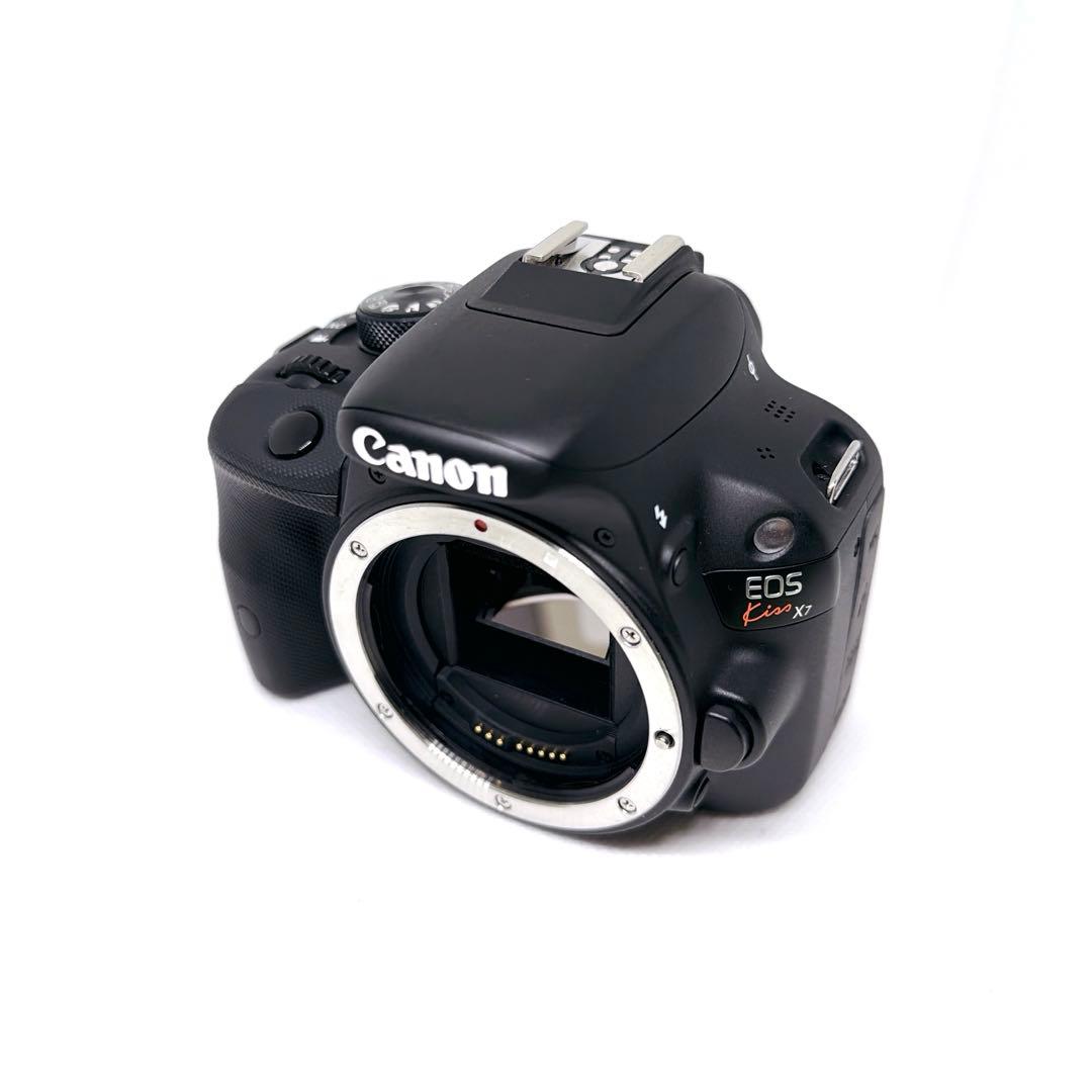 【ほぼ新品】Canon EOS Kiss X7 ダブルレンズ キャノン♥️初心者♥️