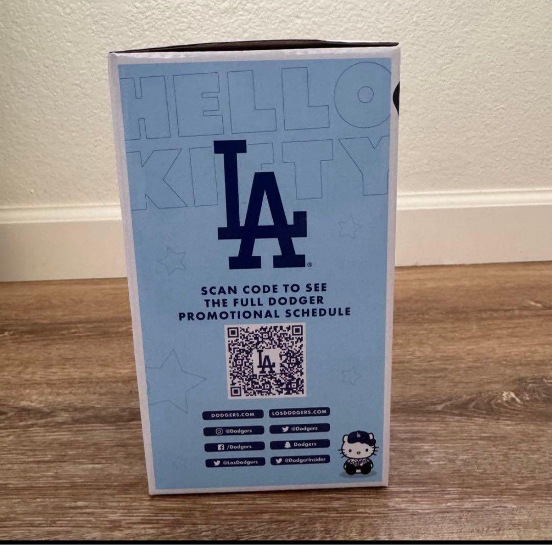 訳あり　ハローキティ　ボブルヘッド　ドジャース　ロサンゼルス　来場者限定　新品