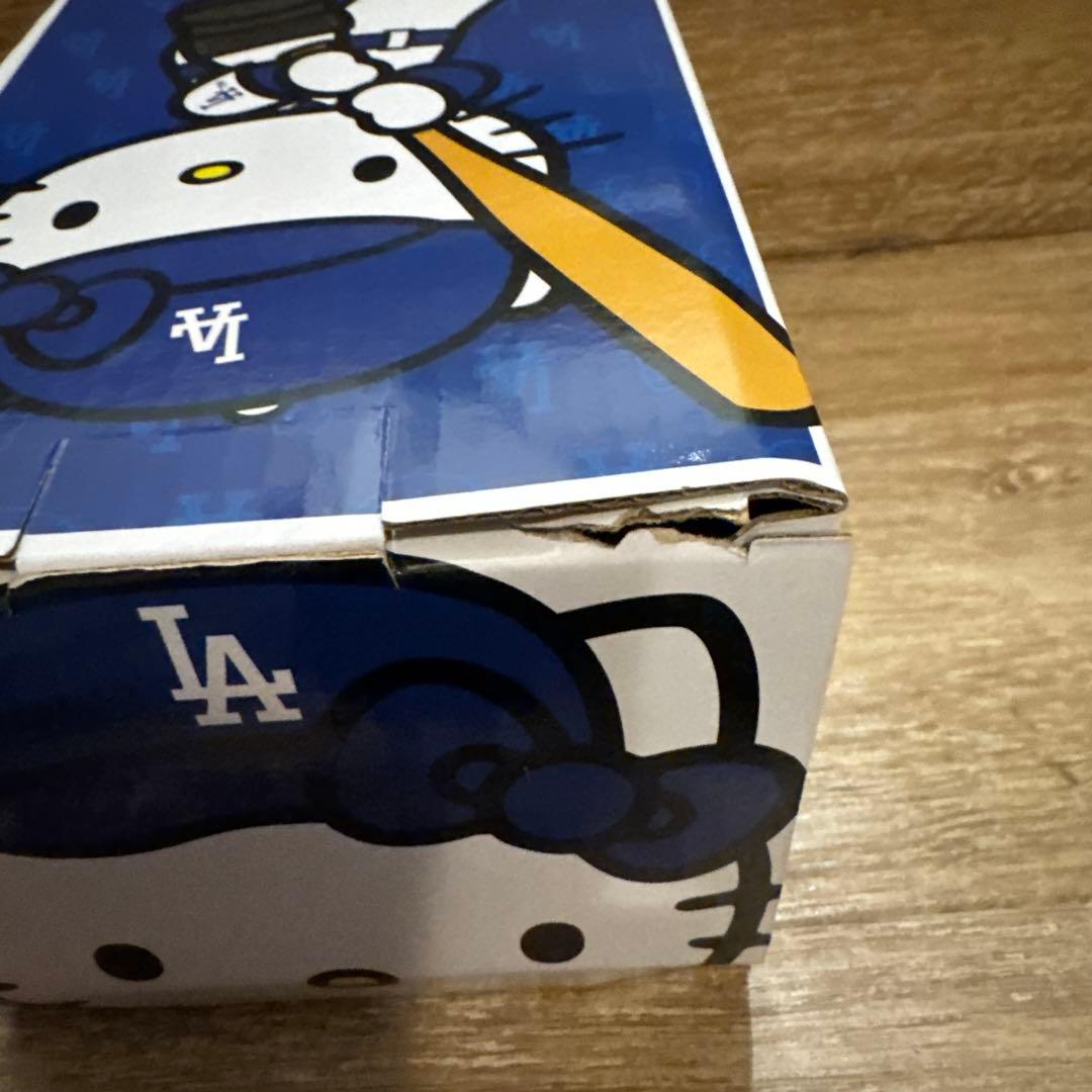 訳あり　ハローキティ　ボブルヘッド　ドジャース　ロサンゼルス　来場者限定　新品